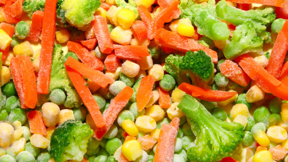 This Is How To Properly Store Veggies In The Freezer