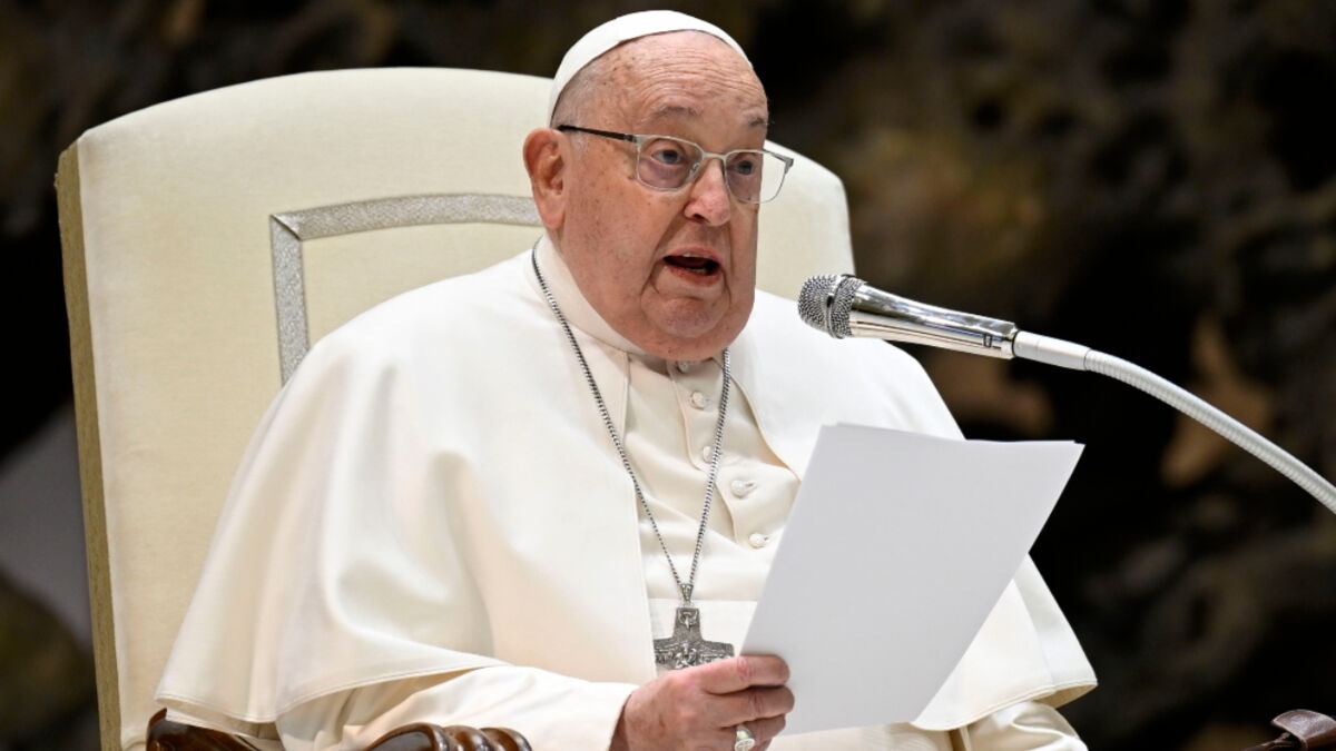 Pope Francis Does The Leader Of The Catholic Church Earn A Salary pope-francis-does-the-leader-of-the-catholic-church-earn-a-salary