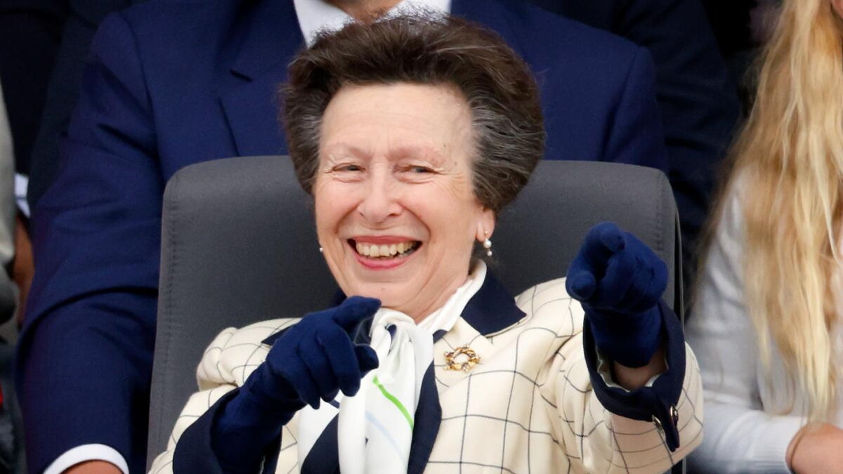Princess Anne wears gloves to royal engagements for the same reason as Queen Elizabeth