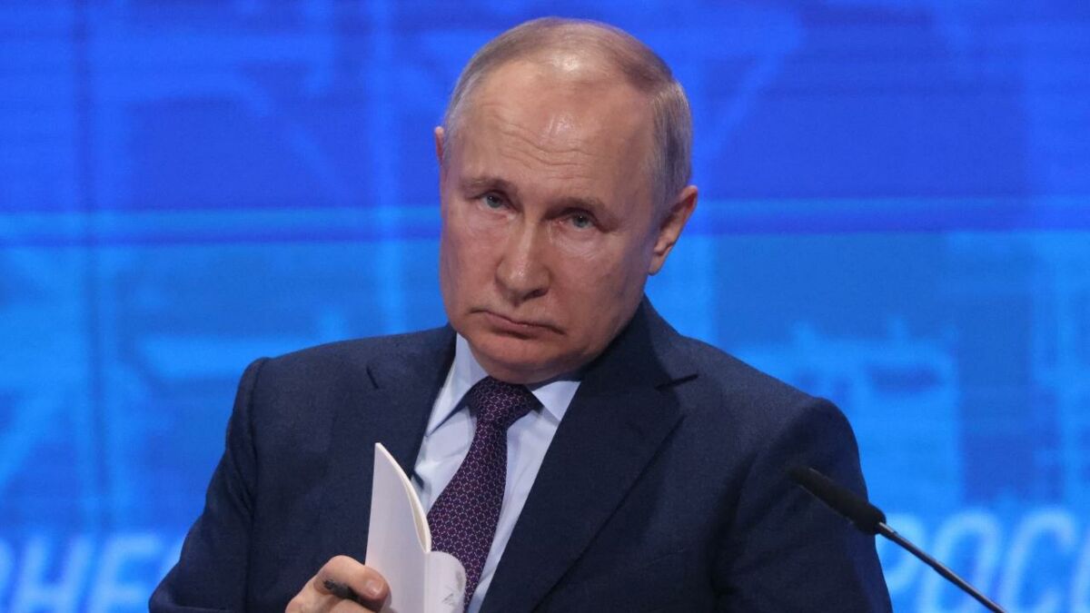 Vladimir Putin: Russian citizens promise 'we will protect him' amid ...