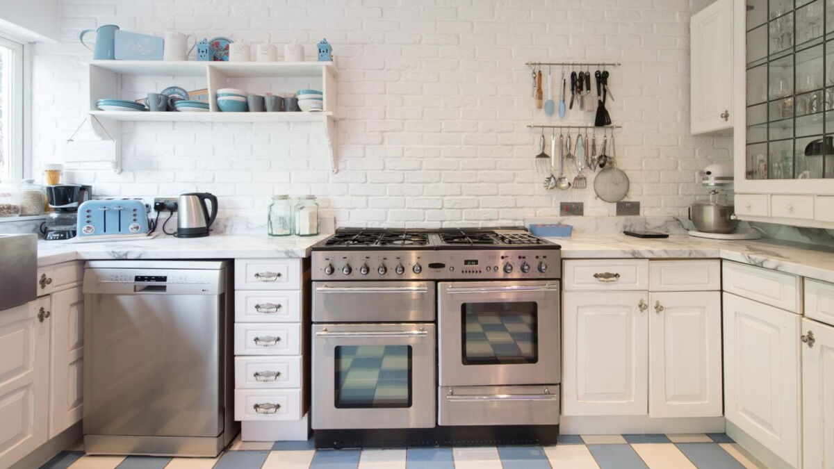 Here’s how much it costs to cook with an oven vs. stove