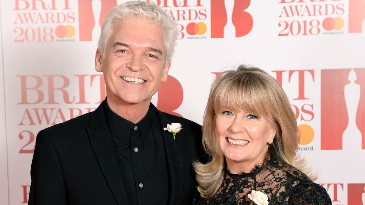 Phillip Schofield Heres What We Know About His Unconventional Marriage To Stephanie Lowe 