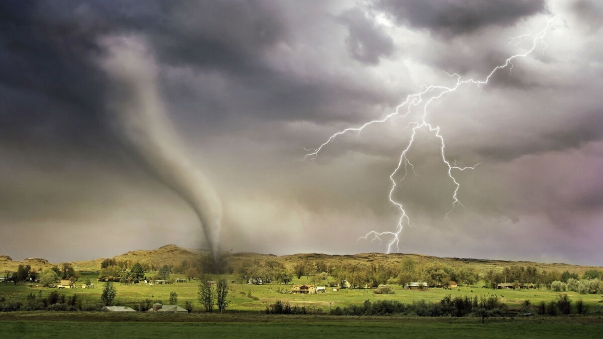 Thunderstorm warning issued with risk of flash flooding, here's how it