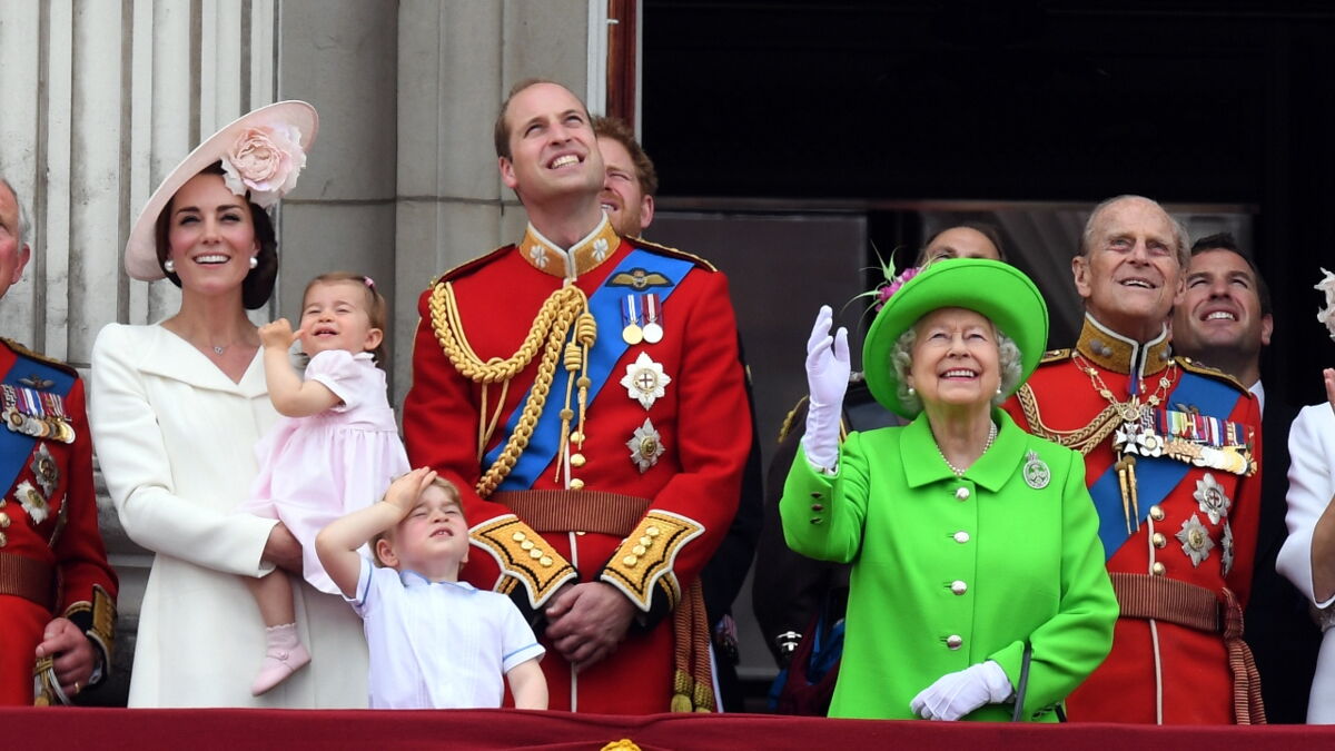 The Royal Family shows sign of unity as major royal rift seems to be