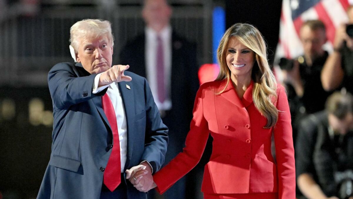 Donald Trump: Melania Trump breaks traditions as she attends campaign ...