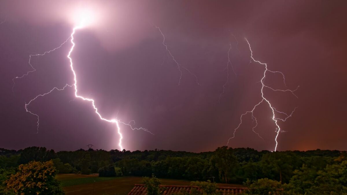 experts-reveal-why-thunderstorms-happen-more-in-the-summer