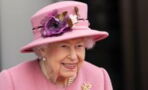 How will the Queen spend her Christmas this year?
