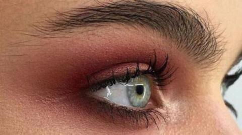 Get Inspired With These Burgundy Eye Makeup Looks