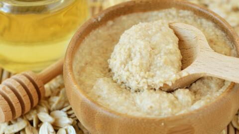 This homemade face mask will help heal dry winter skin