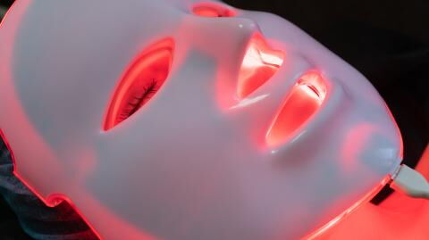 Amazon Black Friday: This LED light therapy mask will do wonders for your skin