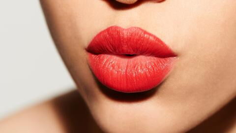 Natural super-remedies to get softer, smoother lips