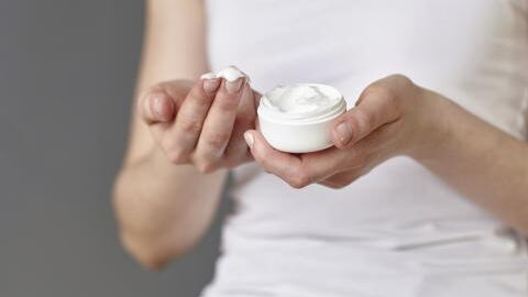 These are the best skincare ingredients for the winter