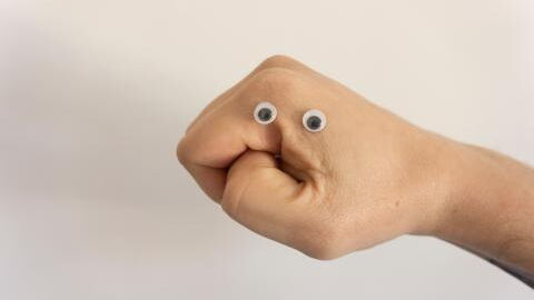 This common condition can give you 'crusty' eyelids