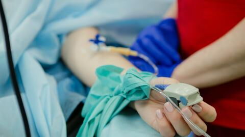 Woman experiencing shortness of breath discovers she had 'extremely unusual' 32kg growth in her ovary