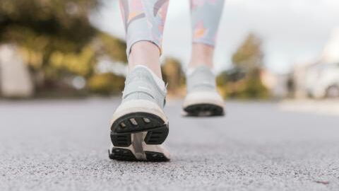 Study suggests the pace at which you walk could predict when you're going to die