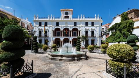 Celebrity homes: These are the top 5 million dollar properties that no one wants to buy