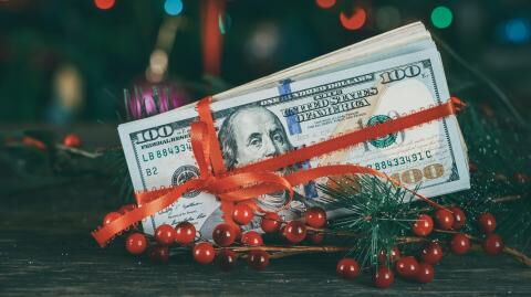 This is why you shouldn't give money as a Christmas present, according to a study