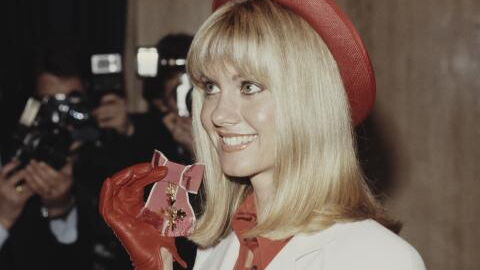 From Queen Elizabeth to Christine McVie, here are the celebrities who passed away in 2022
