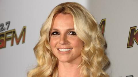 Britney Spears posts 12 nude photos on Instagram, worrying fans