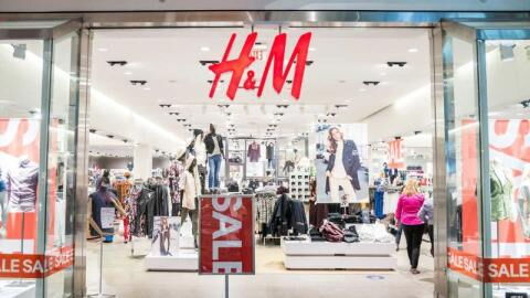 H&M Is Selling Out Of This Amazing Polka-Dot Skirt In All Their Stores