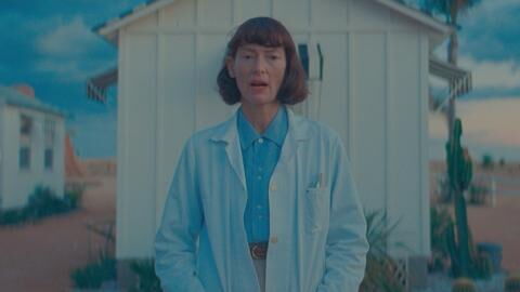 Women button on the left, men on the right: The reason why finally explained