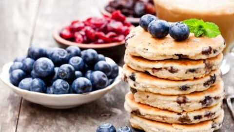 Here's How To Make Easy Vegan Chocolate Pancakes