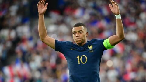 Kylian Mbappé: Photos of the football superstar with two women in bikinis have gone viral