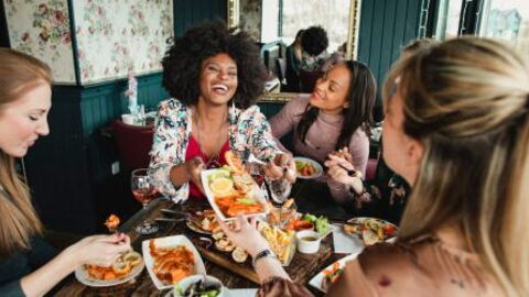 Coronavirus: should you stop going out to restaurants?