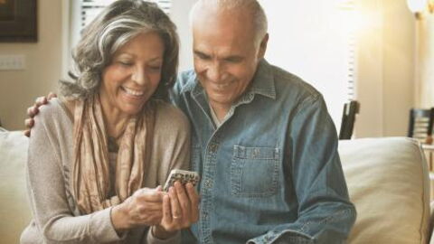 Coronavirus: tips for how to keep in touch with your elders