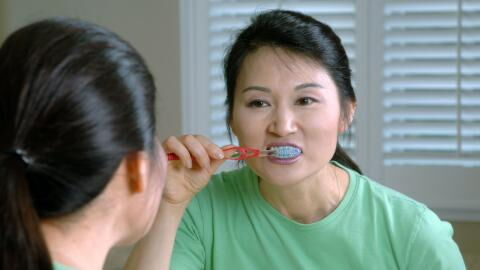 Dental hygiene: Dentist reveals common mistake everyone makes while brushing