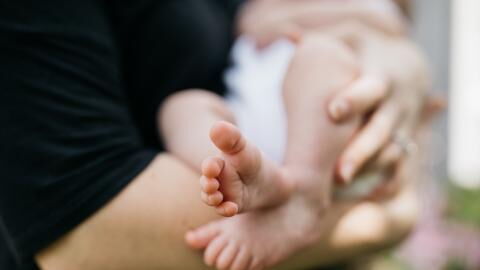 Breastfeeding: What happens when your baby favours one breast over the other?