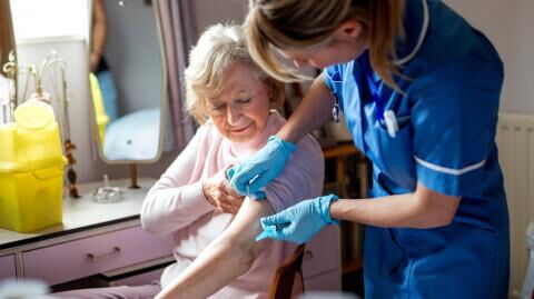 Covid-19: Should you get the seasonal booster this autumn?