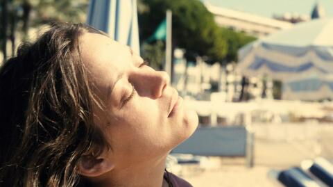 This is the real reason why you should never use last year's sunscreen