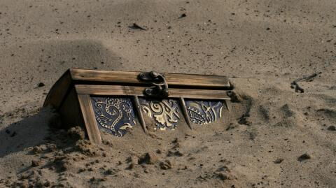 Remarkable discovery of buried treasure in a 6500-year-old tomb (PHOTOS)