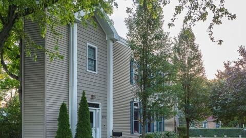 This iconic ultra-thin house less than a metre wide sold for $260k