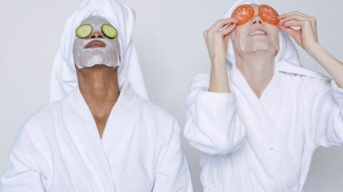 You have been tying your bathrobe wrong all your life, here’s how to do it