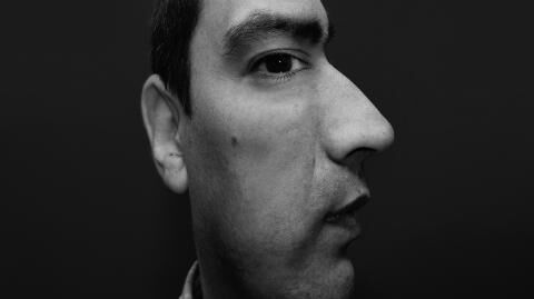 Optical Illusion: There is something wrong with this picture, can you find it within 10 seconds?