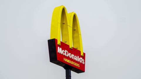 McDonald’s staff member reveals the really weird things customers do with their food