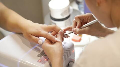 This nail beauty trend is very dangerous for your health