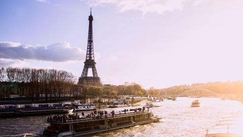 France to welcome fully vaccinated UK tourists