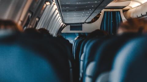 Fully vaccinated passenger died mid-flight from coronavirus