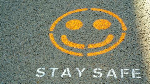 Omicron: Reinfection 'considerably higher' with new variant