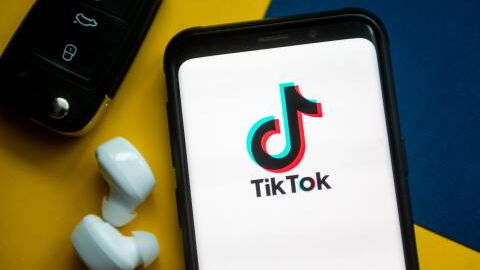 TikTok: Can the platform enforce new ban on deadnaming, misgendering content?