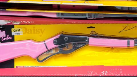 3-year-old boy accidentally kills his mother in a supermarket parking lot