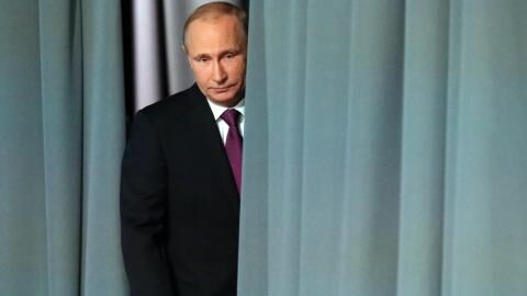 Vladimir Putin: Expert reveals the Russian President is showing signs of psychosis