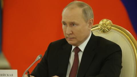 Vladimir Putin undergoes surgery to remove abdomen fluid, sources claim