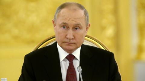 Vladimir Putin’s health is rapidly declining, claims ex-British spy