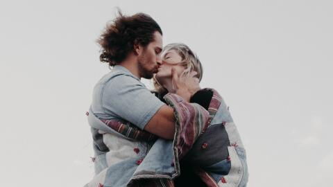 These are the seven questions you should ask on a first date, expert reveals