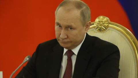 Vladimir Putin: Intelligence chief reveals when the Russian President will face a domestic uprising