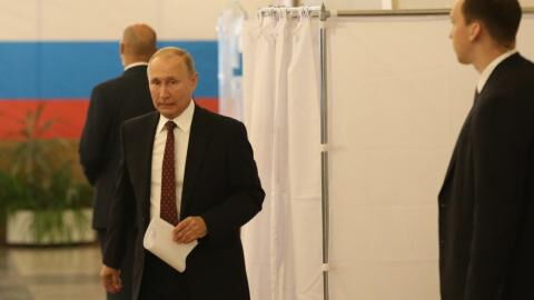 Vladimir Putin’s days numbered and will soon name successor, expert claims